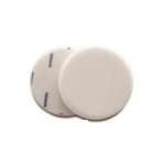 Mousse de lustrage et peau de mouton